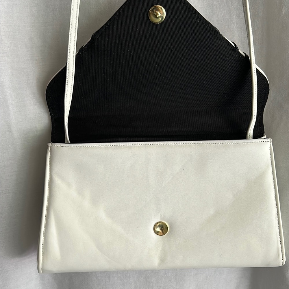 Source Unknown White And Black Geometric Clutch - image 3